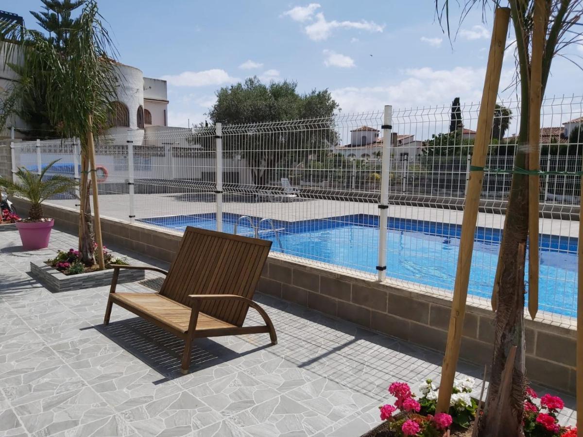 Apartament Amb Piscina Empuriabrava Exterior photo